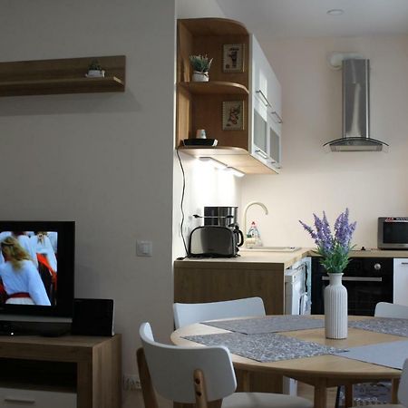 Akord Apartment Centrum With Free Parking Parnu Bagian luar foto