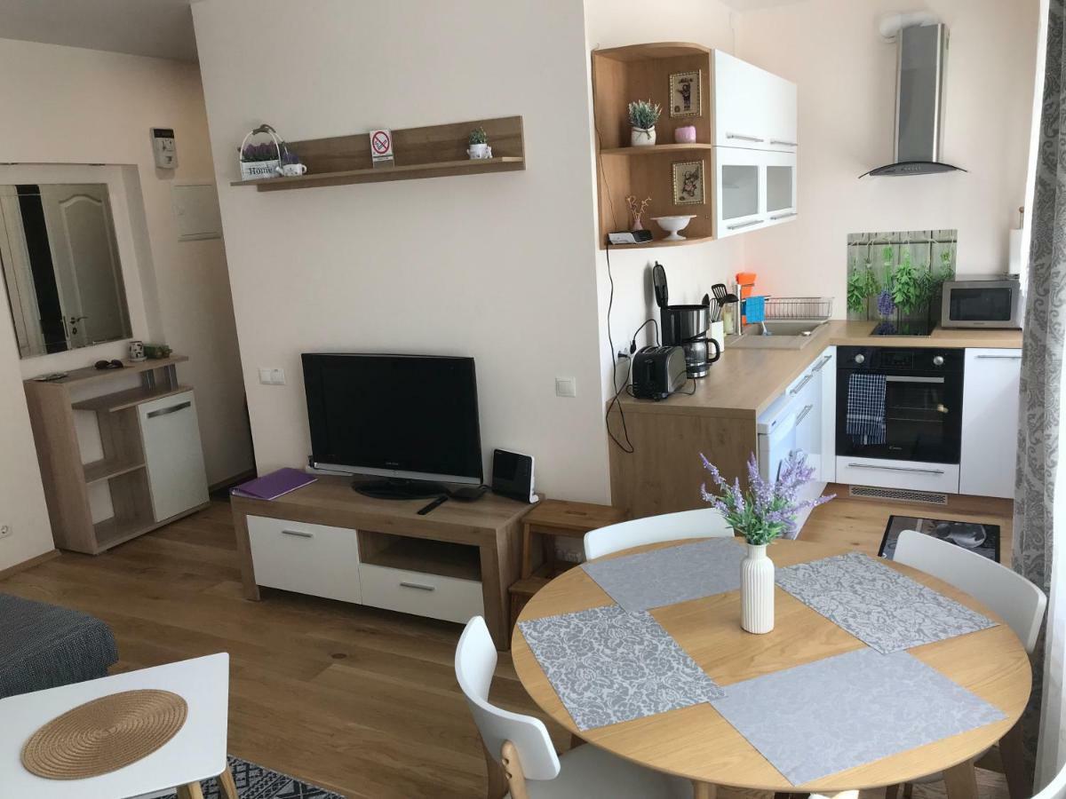 Akord Apartment Centrum With Free Parking Parnu Bagian luar foto