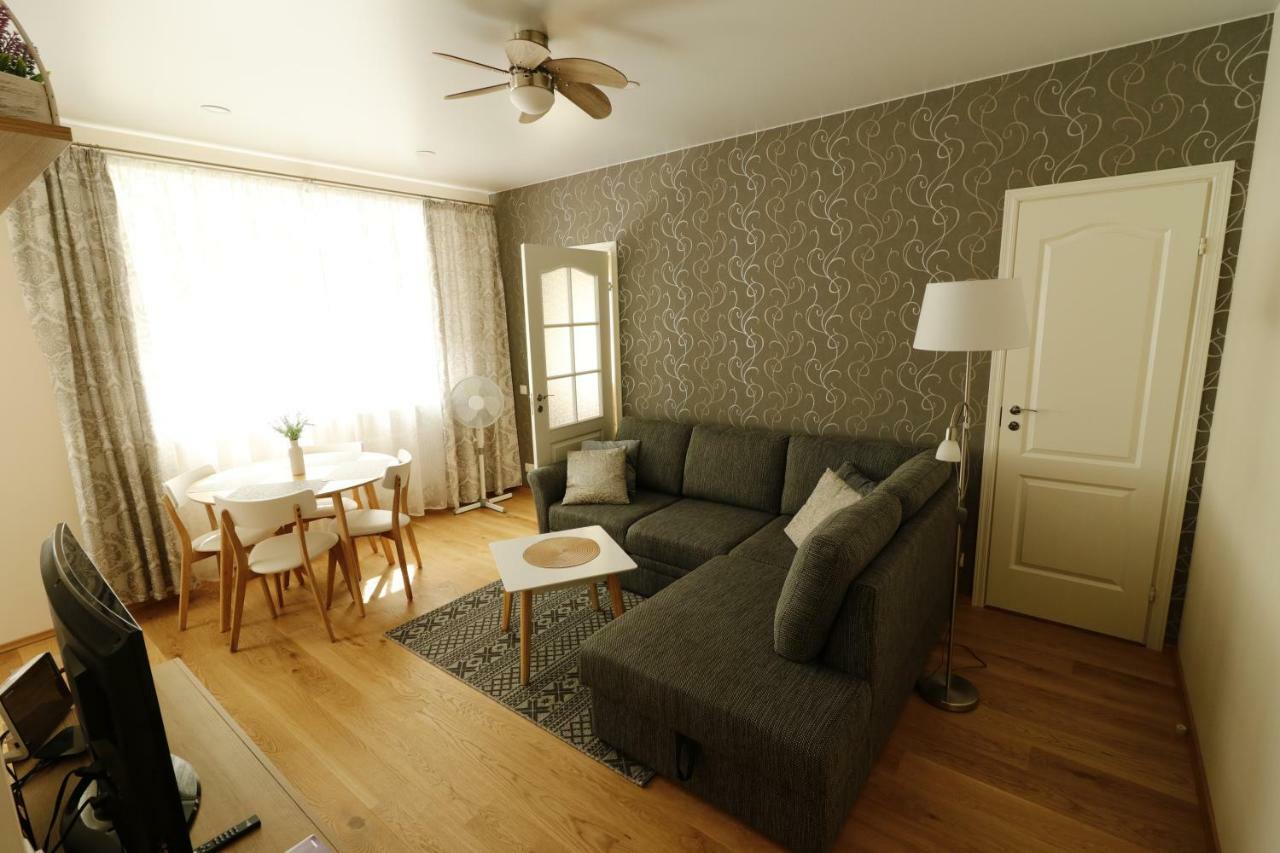Akord Apartment Centrum With Free Parking Parnu Bagian luar foto